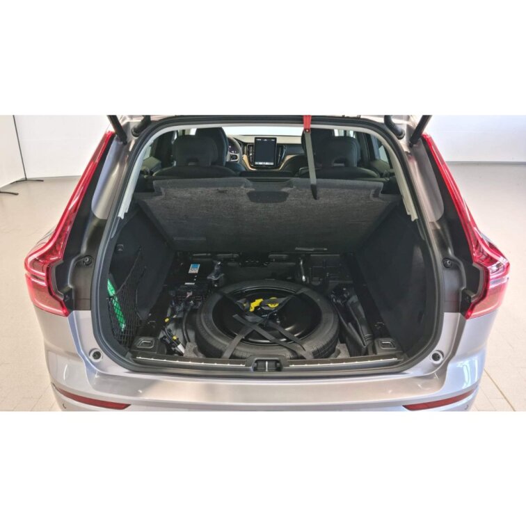 VOLVO XC60 B5 2.0L 250+14 HP AT8 AWD PLUS Dark (benzín) s01-55958