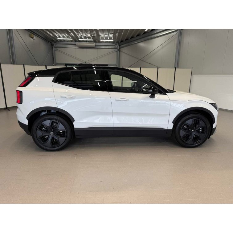 VOLVO EX30 Twin Motor Performance Ultra 428 HP Cross Country s01-55556