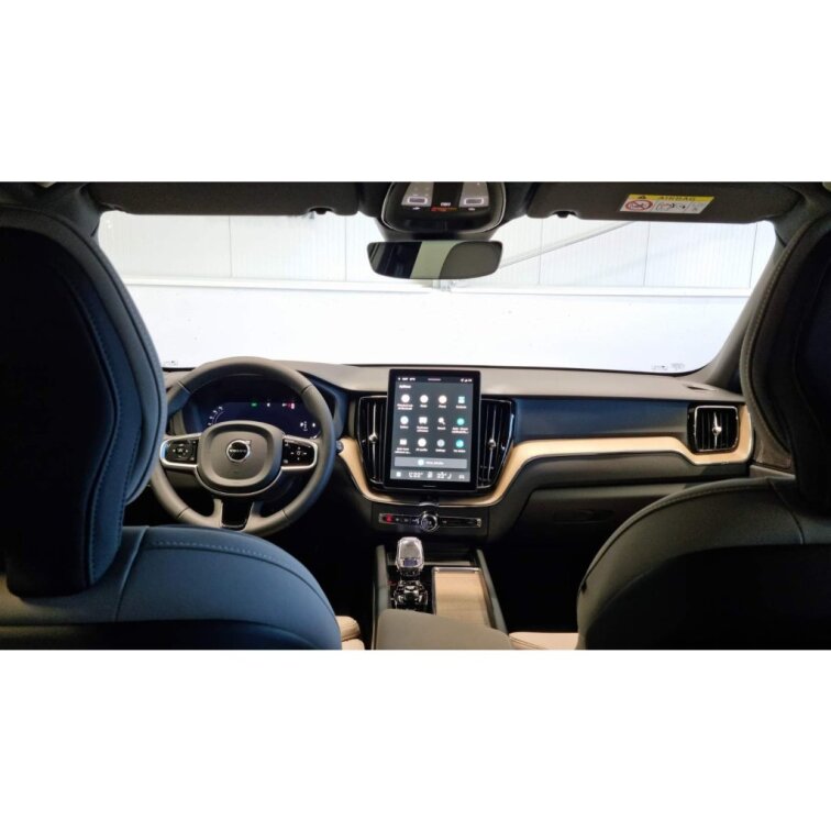 VOLVO XC60 B5 2.0L 250+14 HP AT8 AWD PLUS Dark (benzín) s01-55953