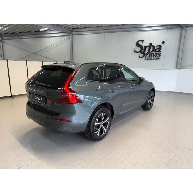 VOLVO XC60 B5 2.0L 250+14 HPAT8 AWD CORE (benzín) s01-55902
