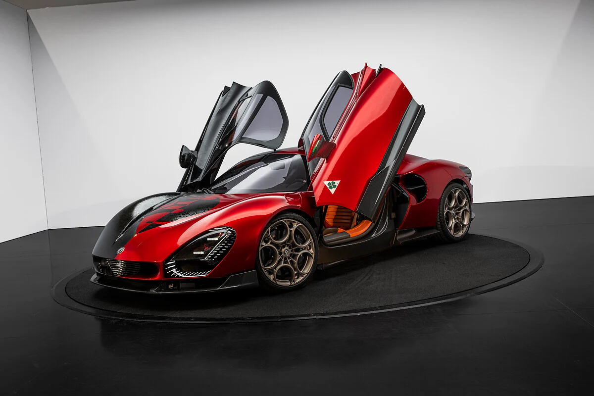 Srdce Alfa Romeo bije v Paříži: emoce, krása, budoucnost
