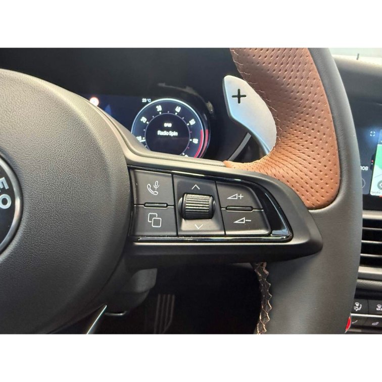 ALFA ROMEO GIULIA 2.0 Turbo 280k AT8 AWD INTENSA s01-55840