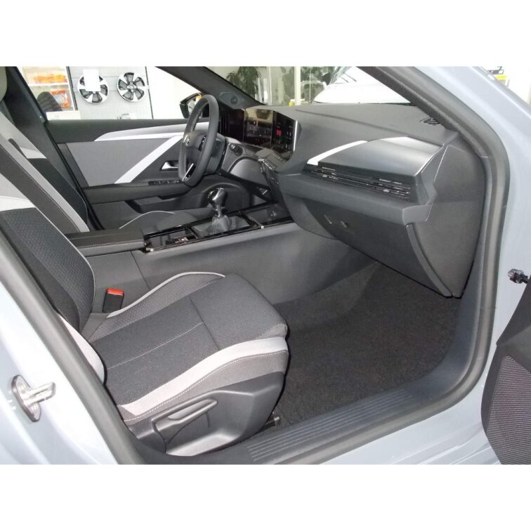 OPEL ASTRA Edition ST 1.2 TURBO (96kW/130k) MT6 s03-55823