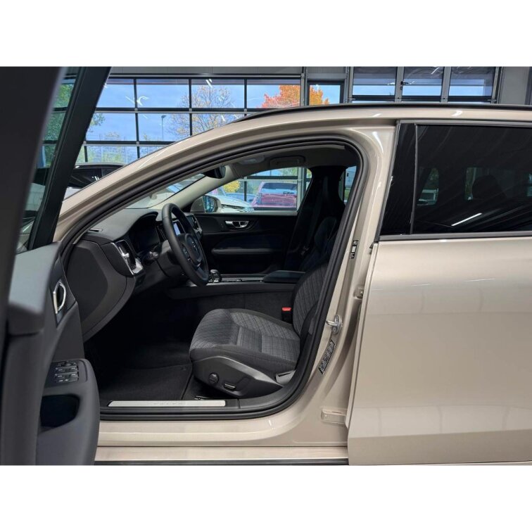 VOLVO V60 B4 2.0L 197+14 HP AT7 FWD CORE (benzín) s01-55978