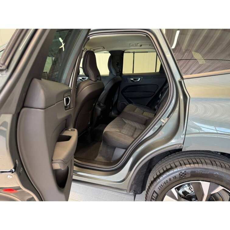 VOLVO XC60 B5 2.0L 250+14 HP AT8 FWD CORE (benzín) s01-55959