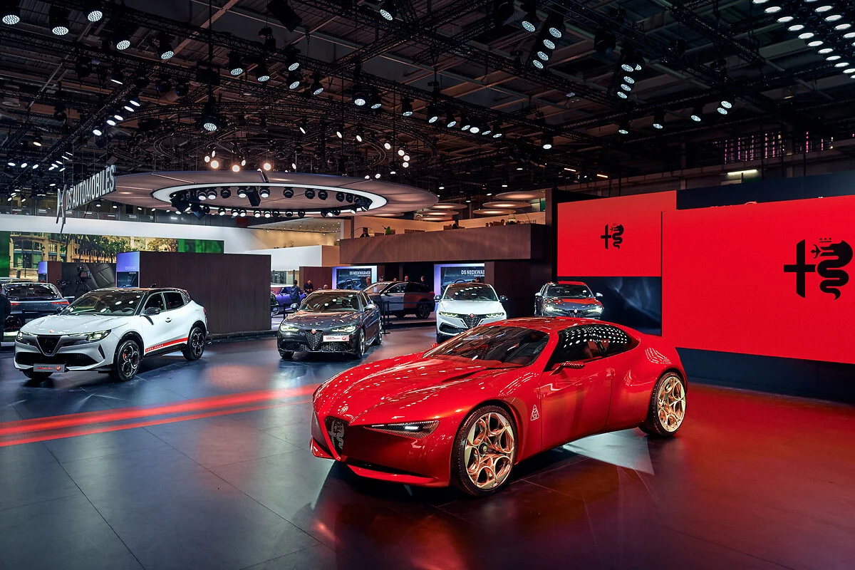 Srdce Alfa Romeo bije v Paříži: emoce, krása, budoucnost