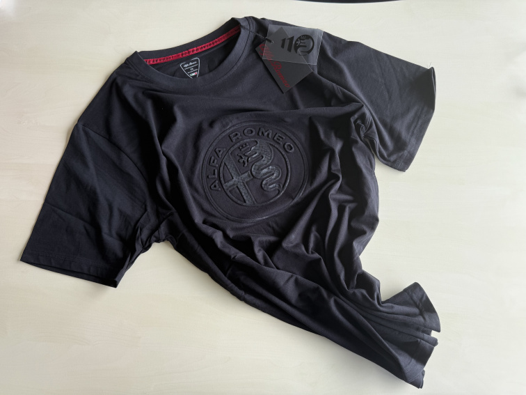 Tričko Alfa Romeo s velkým 3D logem černé vel.XXXL