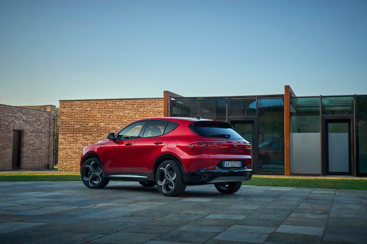 Nová Alfa Romeo Tonale: sportovnější a emotivnější než kdy dříve