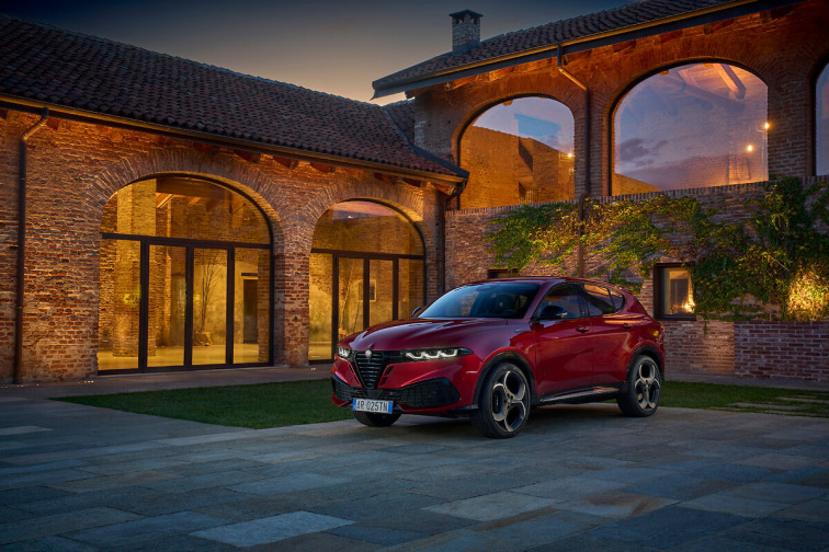 Nová Alfa Romeo Tonale: sportovnější a emotivnější než kdy dříve