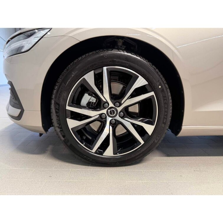 VOLVO V60 B4 2.0L 197+14 HP AT7 FWD CORE (benzín) s01-55978