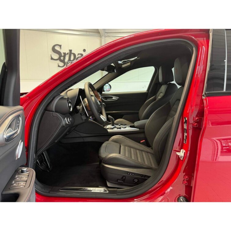 ALFA ROMEO GIULIA 2.0 Turbo 280k AT8 AWD INTENSA s01-56293