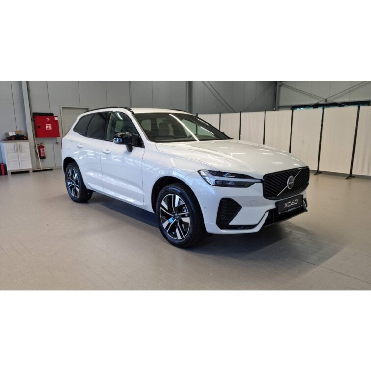 VOLVO XC60 B5 2.0L 250+14 HP AT8 AWD PLUS Dark (benzín) s01-55953