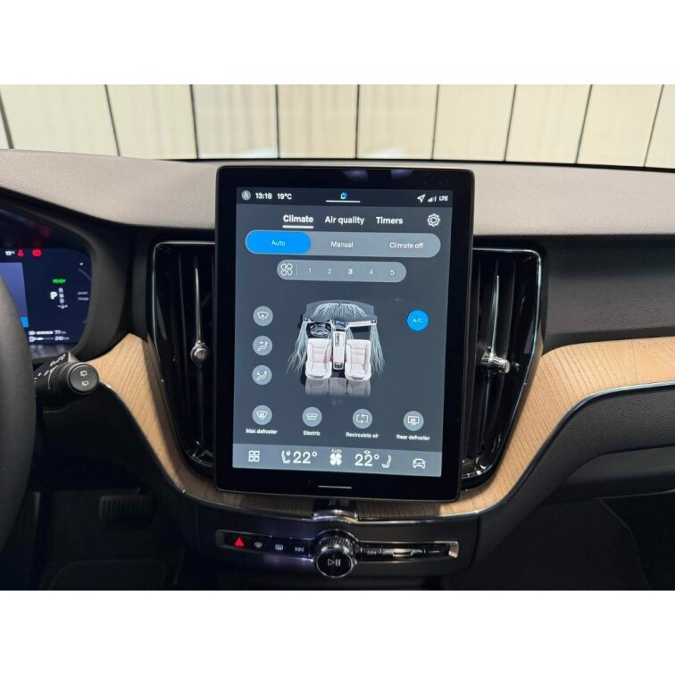 VOLVO XC60 T6 AWD RECHARGE 2.0L 253+145 HP PLUS Dark s01-56105