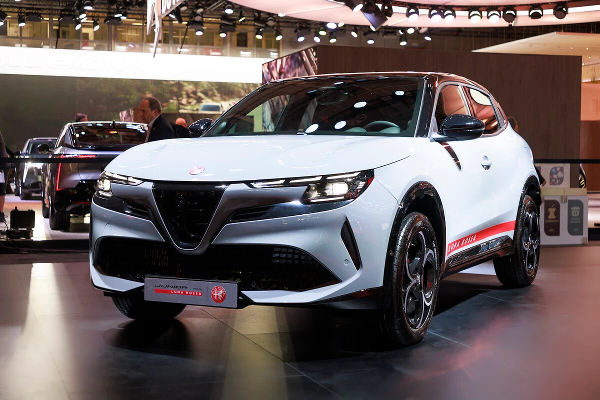 Srdce Alfa Romeo bije v Paříži: emoce, krása, budoucnost