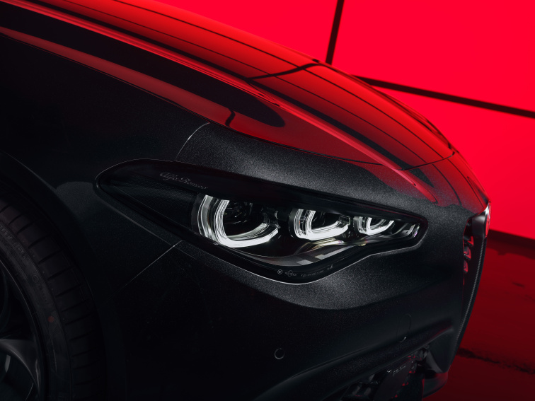 Alfa Romeo Edizione Luna Rossa má premiéru v Neapoli