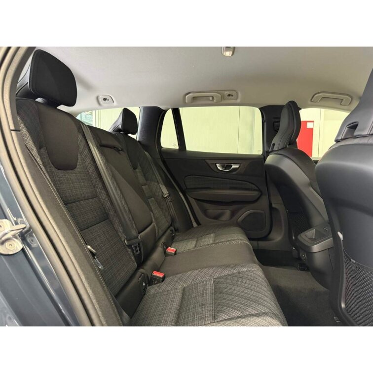 VOLVO V60 B4 2.0L 197+14 HP AT7 FWD CORE (benzín) s01-55974