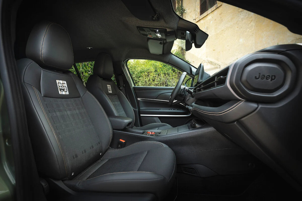 NOVÝ JEEP® AVENGER: evoluce kompaktního vyjádření svobody. Speciální edice 85th Anniversary