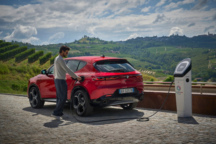 Nová Alfa Romeo Tonale: sportovnější a emotivnější než kdy dříve