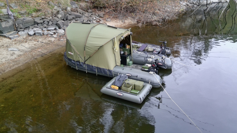 ČLUN RAPTOR 470 X WIDE ALU GREEN + PŘÍSTŘEŠEK