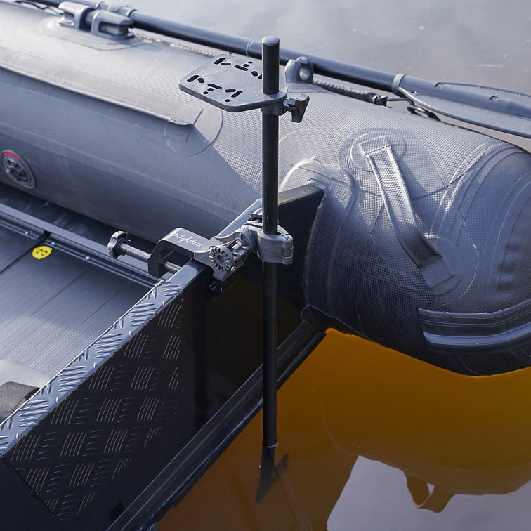 Držák sondy echolotu a obrazovky