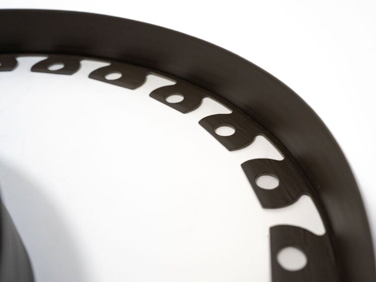 Neviditelný obrubník 2v1 10 m x 50 mm, hnědá (včetně hřebů)