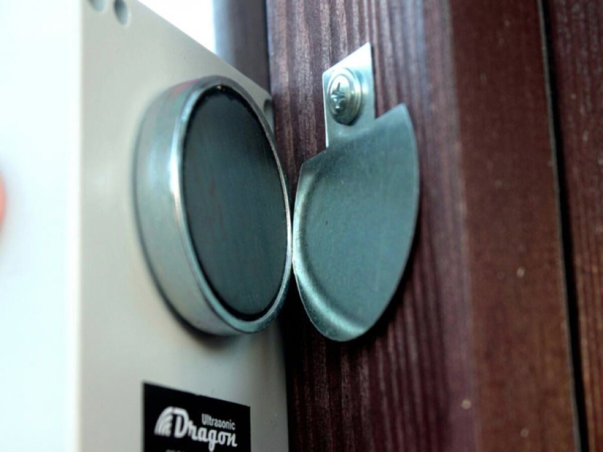 Vodotěsný ulktrazvukový plašič na kuny myši a potkany DRAGON ULTRASONIC C200