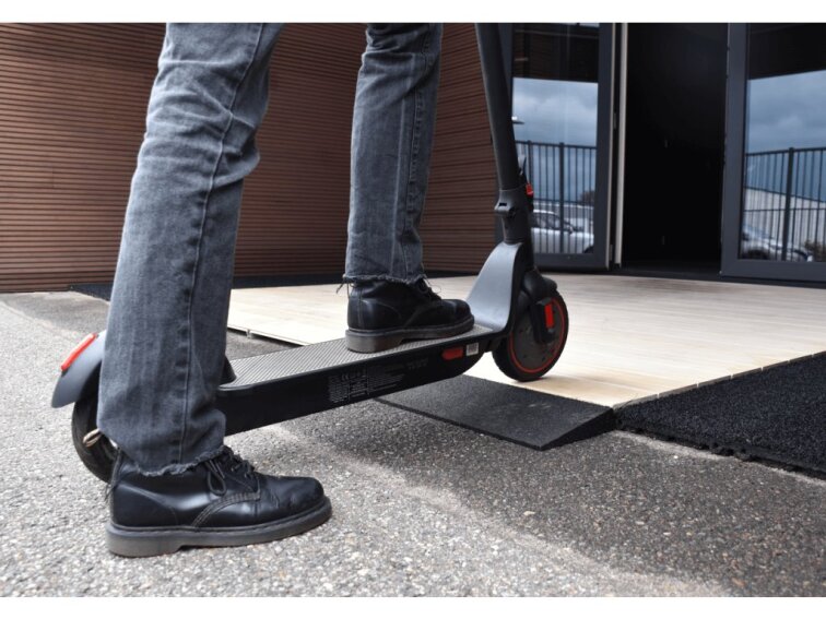 Gumový nájezd ASLON 50 x 20 cm, výška 4,3 cm, černá