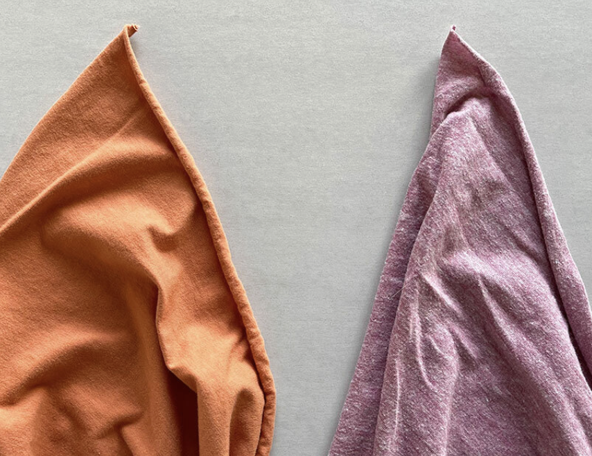 Kvalitní bavlna vs. levná bavlna: Proč se některá trička žmolkují a jiná ne?