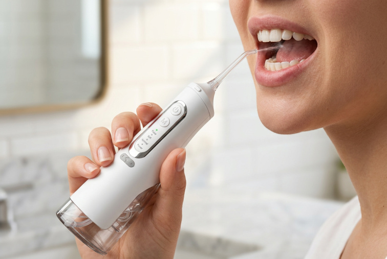 Orava Stomafresh-05 - Vykonná ústna a zubná sprcha s nástavcom zubnej kefky na efektívne mechanické čistenie zubov