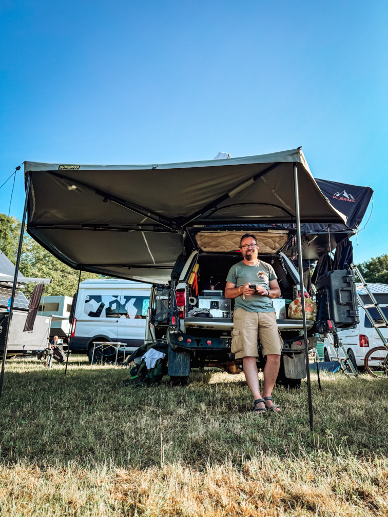 Markýza Bushwakka 270 Extreme Darkness se vstupem