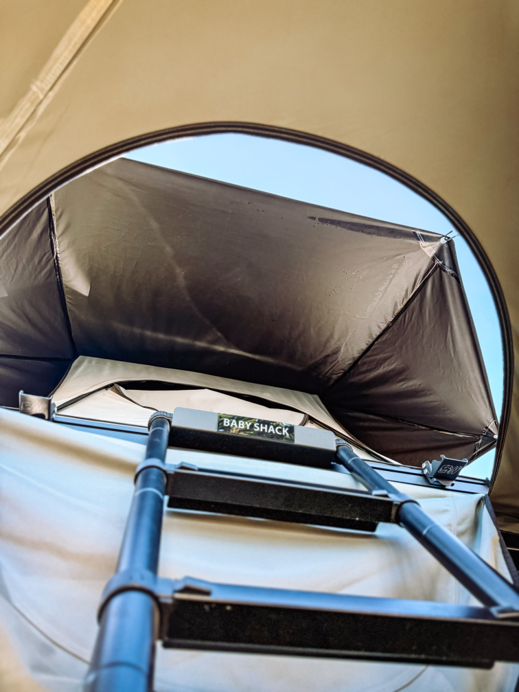 Markýza Bushwakka 270 Extreme Darkness se vstupem