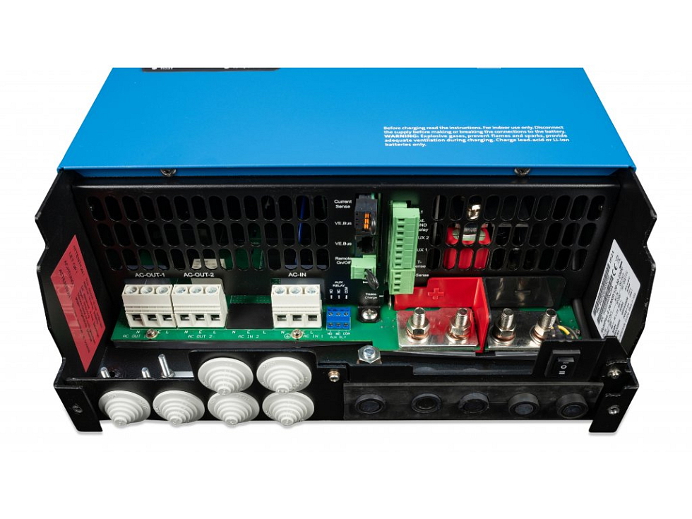 Hybridní měnič/nabíječ Victron MultiPlus-II 24/5000/120-50