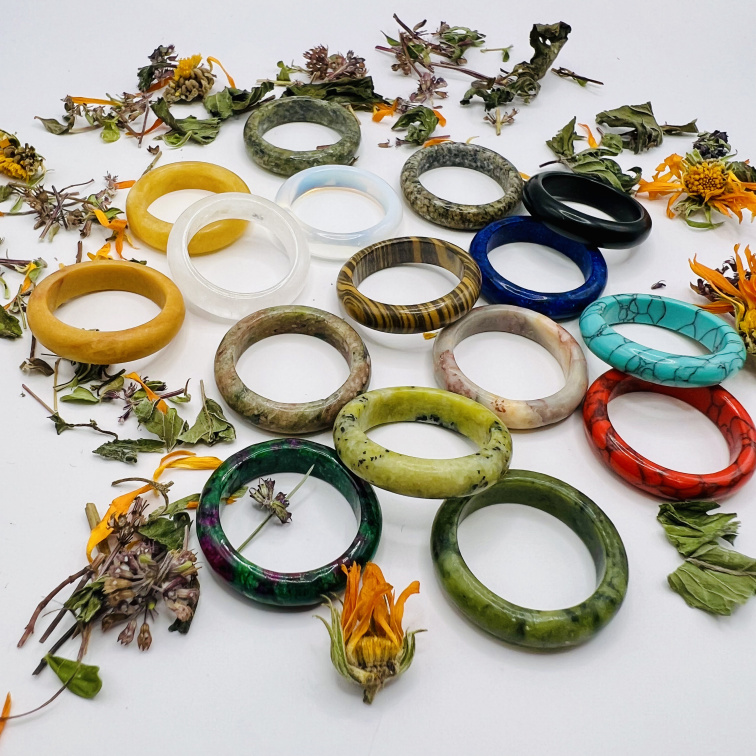 Prsteň z prírodného kameňa