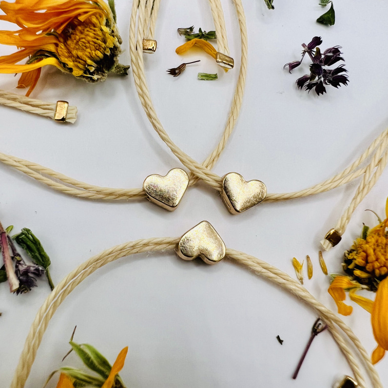 Srdiečkový náramok