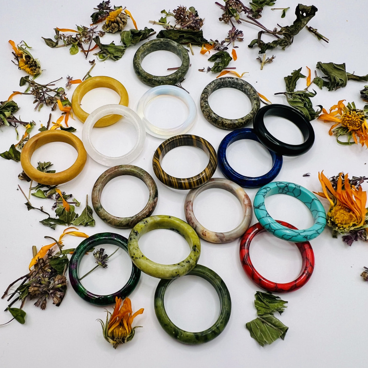 Prsteň z prírodného kameňa