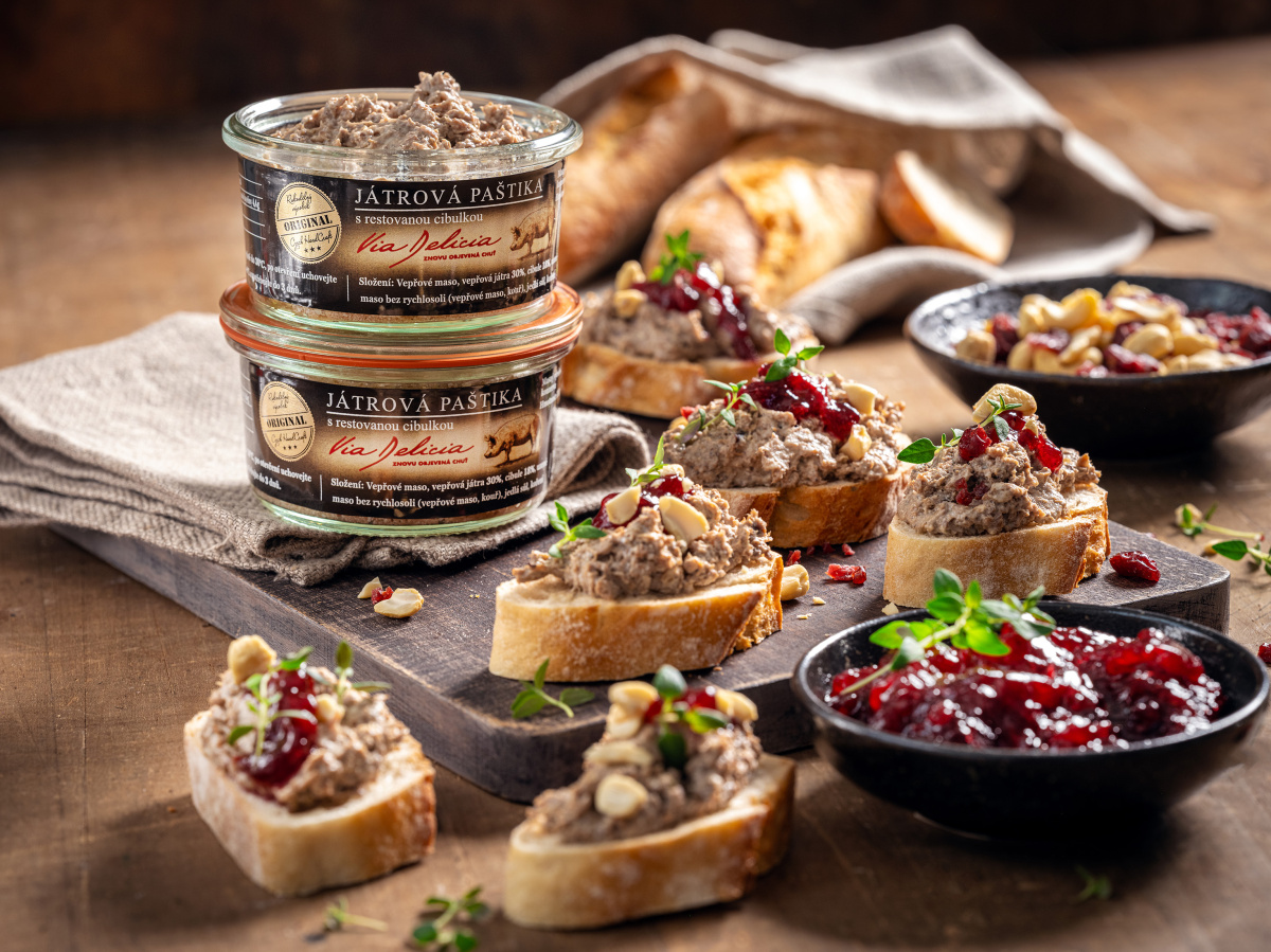 O NAŠÍ KONZERVÁRNĚ