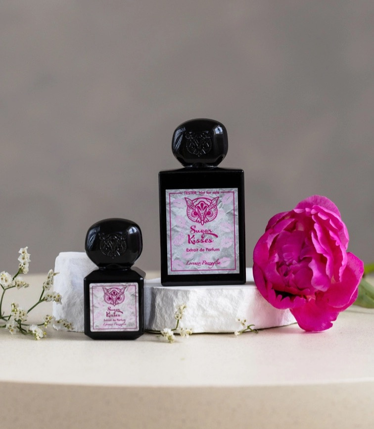 :<img src="..." alt="Lorenzo Pazzaglia Sugar Kisses – gurmánská niche vůně s čokoládou a karamelem 50 ml">