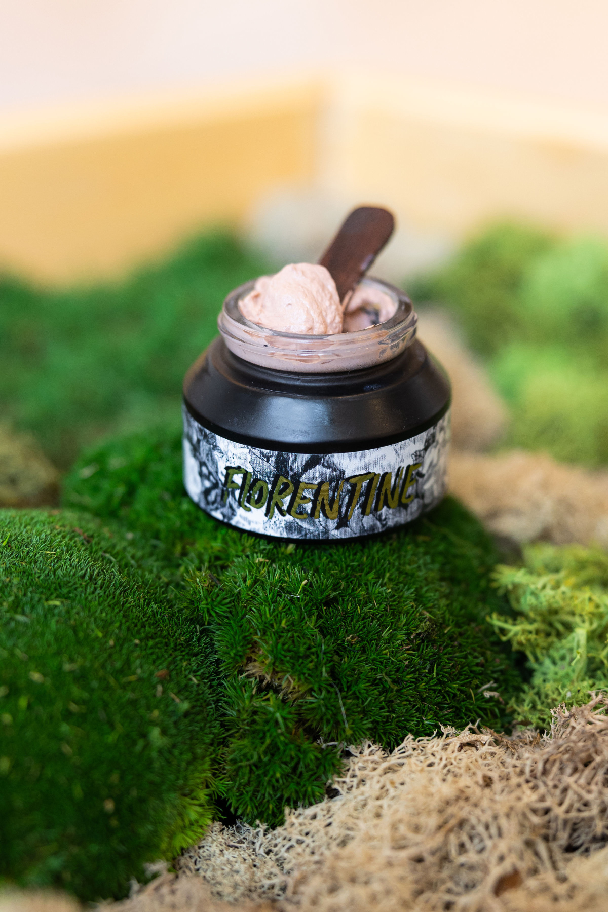 FLORENTINE Along Comes Mary - krém s SPF 25