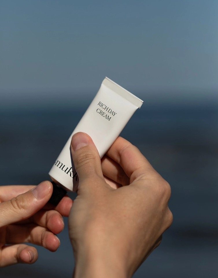 By Mukk VÝŽIVNÝ DENNÍ KRÉM PRO SUCHOU A ZRALOU PLEŤ RICH DAY CREAM