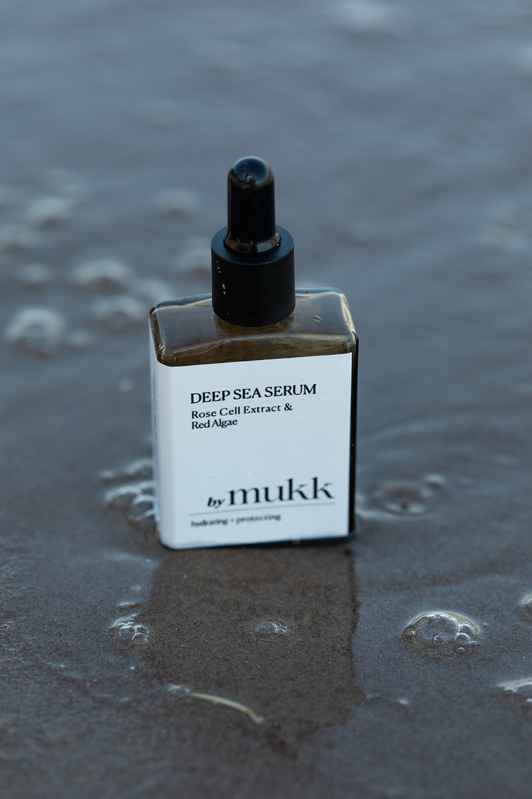 By Mukk HLOUBKOVĚ HYDRATAČNÍ MOŘSKÉ SÉRUM PRO SUCHOU A ZRALOU PLEŤ DEEP SEA SERUM