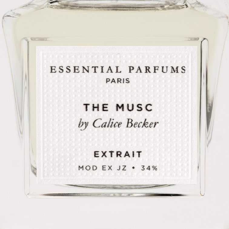 <img src="URL_OBRÁZKU" alt="Essential Parfums The Musc Extrait de Parfum – unisex vůně s pižmem, santalem a skořicí, 30 ml">