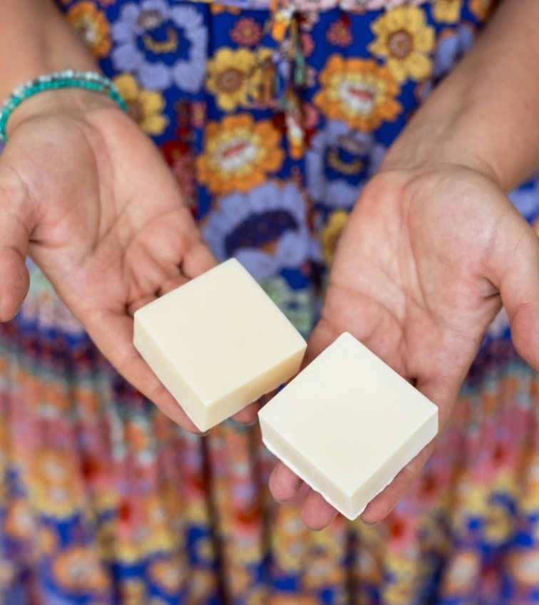 <img src="URL_OBRÁZKU" alt="Matarrania tuhý sprchový gel Buenos Días – bio, grepfruit a máta, 120 ml">