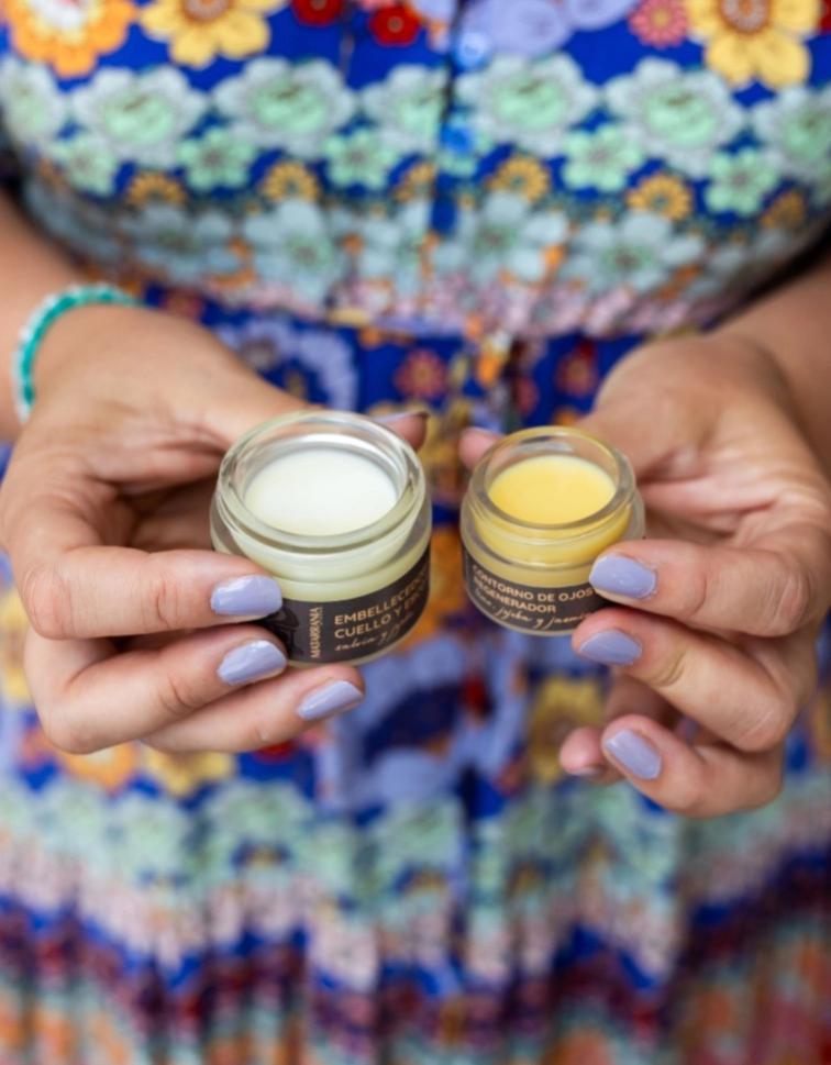 <img src="URL_OBRÁZKU" alt="Matarrania Eterna zpevňující hydratační krém na krk a dekolt – 100 % BIO, 30 ml">