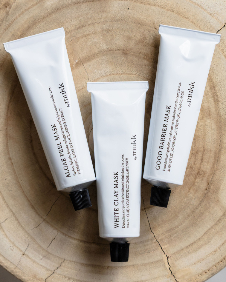 By Mukk ČISTICÍ MASKA Z BÍLÉHO JÍLU WHITE CLAY MASK