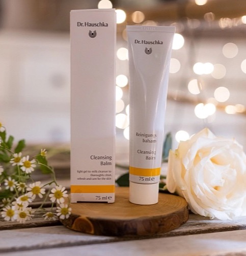 <img src="URL_OBRÁZKU" alt="Dr. Hauschka Čisticí pleťový balzám – gel-balzám pro jemné čištění pleti, 75 ml">