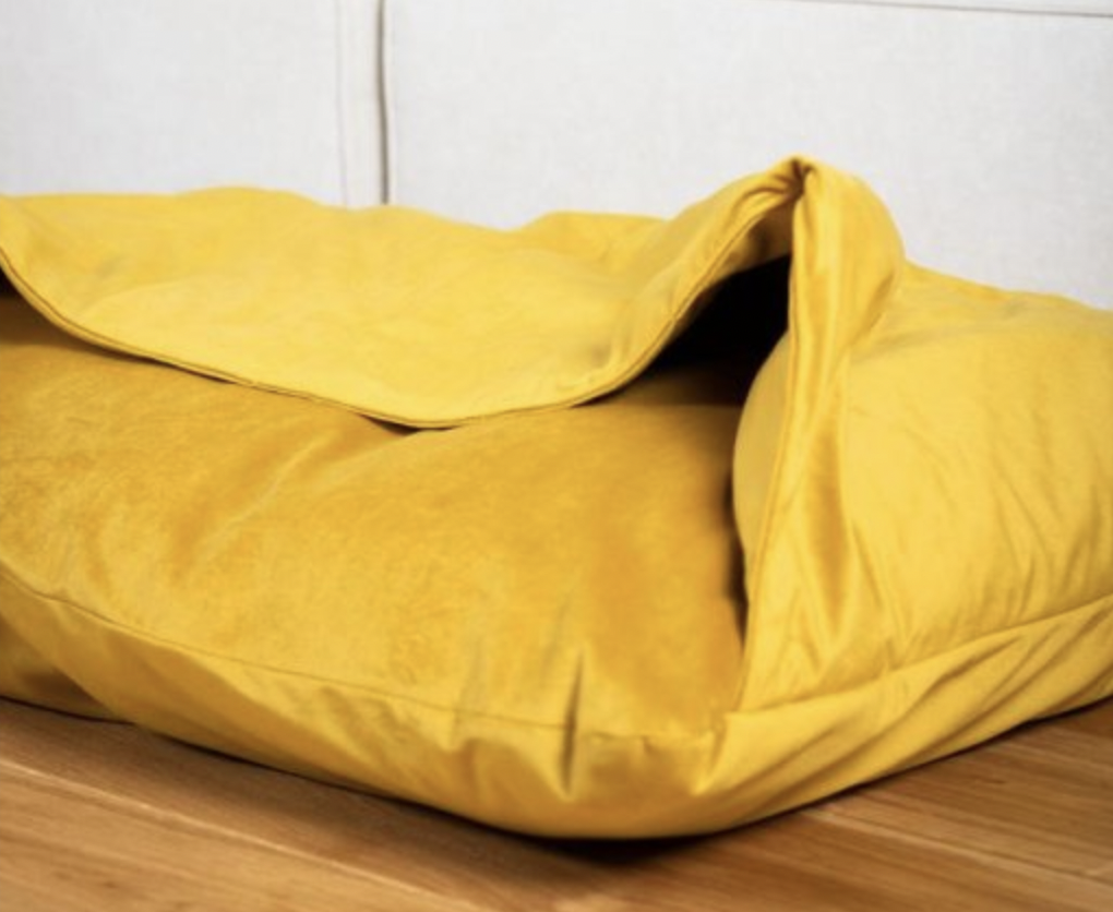 Pelíšek pro psy Lebeddie Jeskyně bez ovčí vlny žlutá