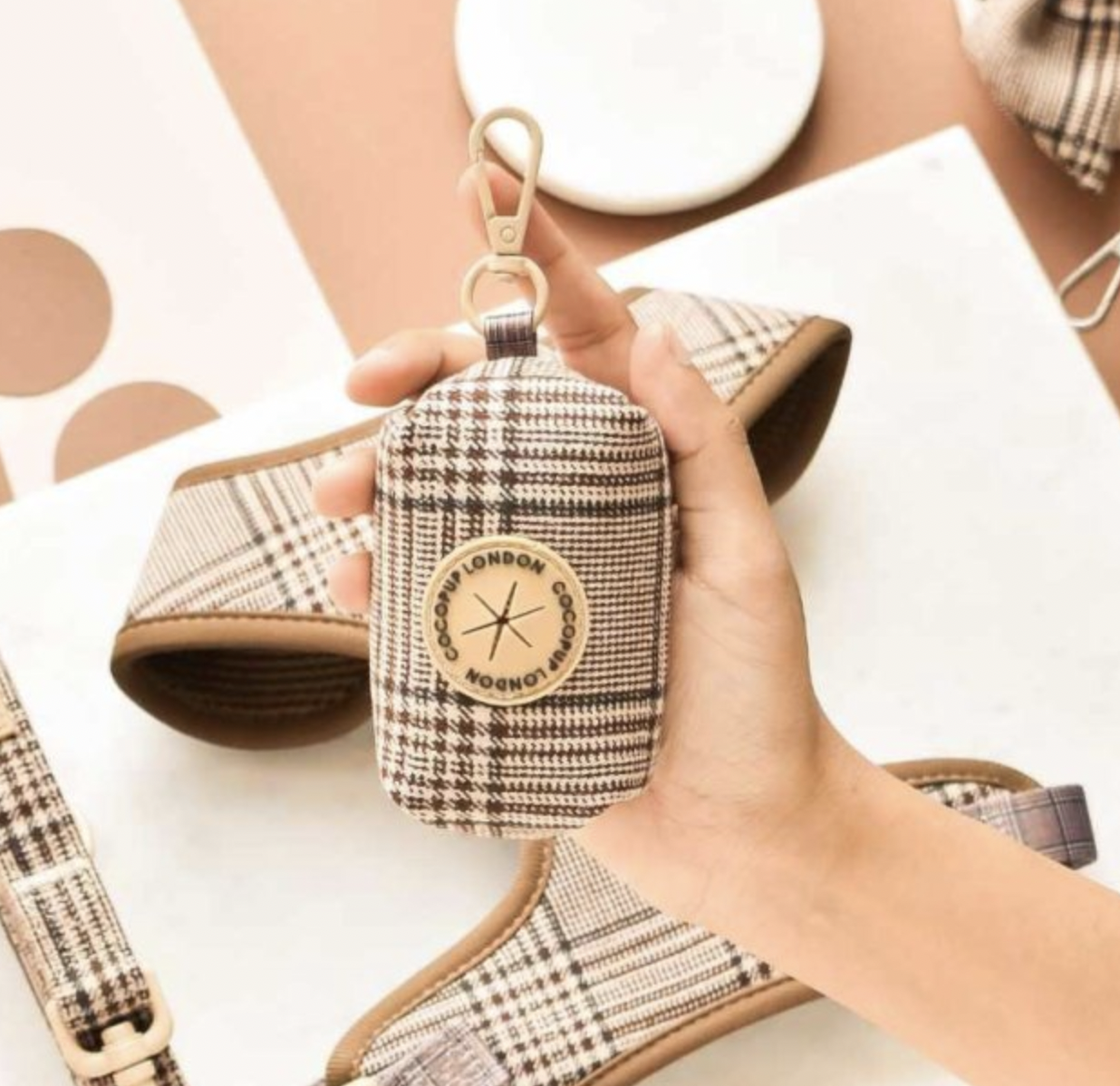 Pouzdro na sáčky Cocopup Pup Plaid