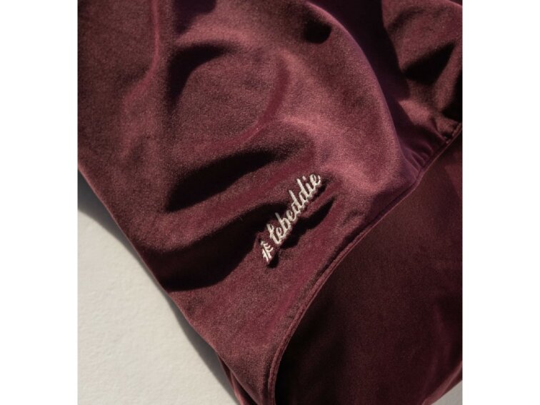 Pelíšek pro psy Lebeddie Jeskyně bez ovčí vlny bordó