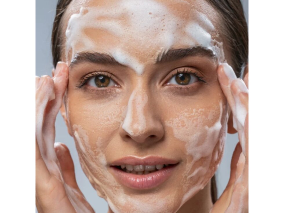 CELL BY CELL - AZULENE SOOTHING CLEANSER - Jemný čistící gel pro citlivou a podrážděnou pleť 160 ml