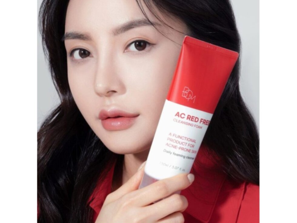 B.O.M. -AC RED FREE CLEANSING FOAM - Čisticí pěna s kyselinou salicylovou a Centellou 150 ml